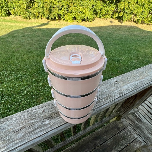 4 Layer portable lunchbox. - Picture 3 of 9